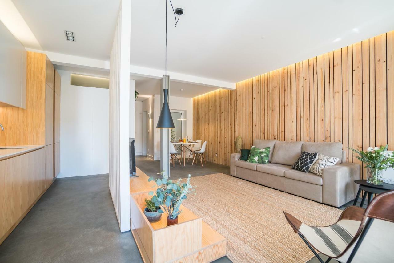 Wood Wall&garden Apartment Lissabon
