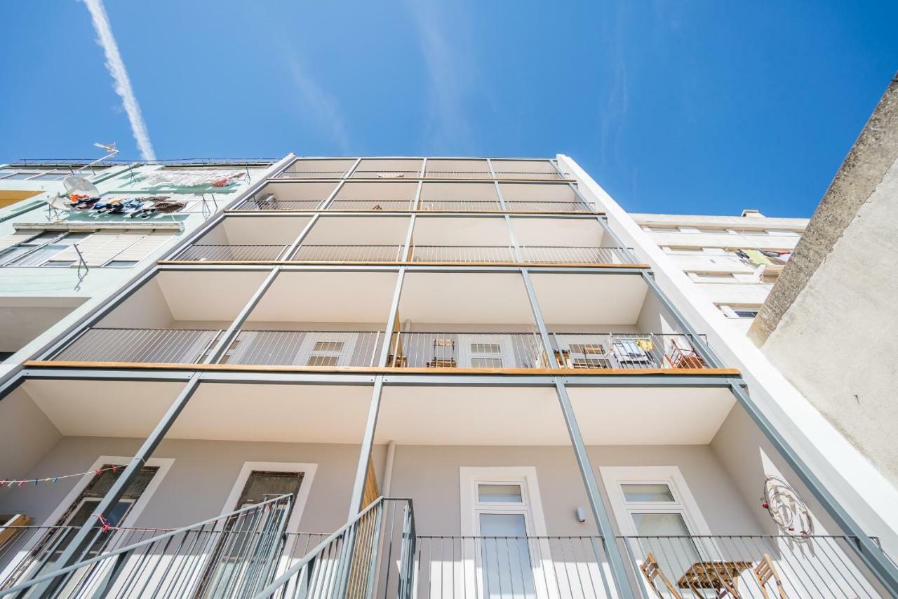 Wood Wall&garden Apartment Lissabon