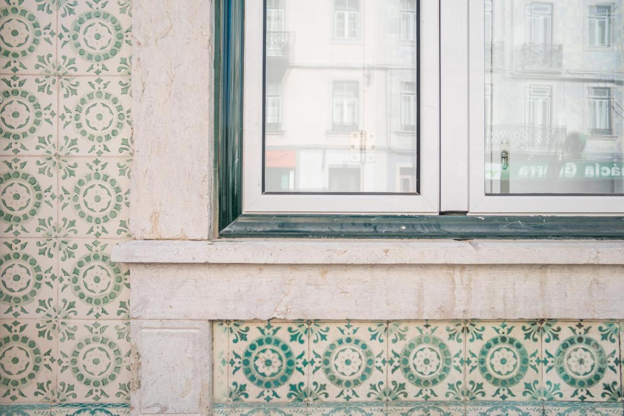 Wood Wall&garden Apartment Lissabon
